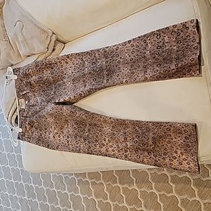 Frame Le Crop Mini Boot Denim , Size 28, tan and black print, like new condition